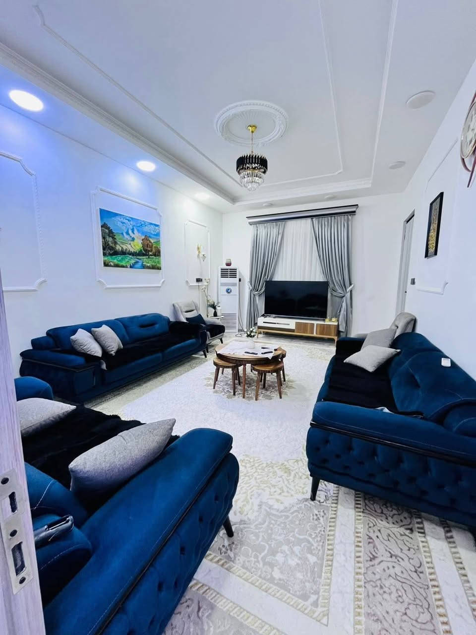 مكتب قصر نينوى العقار 

🏠دارللبيع راكن  – حي الملايين الأولى / قرب جامع الصواف 

المساحة 200م | الواجهة 10م | السند ملك صرف (بستان)

بناء حديث درجة أولى تسلم الدار فوري مع الاثاث

علق بلكمة تم ويوصلك السعر 

• طابق الاول : استقبال، هول، مطبخ، غرفة نوم، صحيات داخلية وخارجية
• طابق ثاني: 3 غرف نوم، هول، صحيات
🏗️ بناء راقي وعملي

📞 ***********

📞***********واتساب
