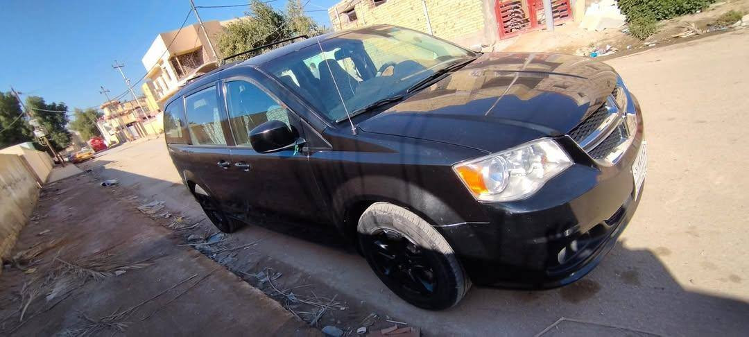 السلام عليكم دوج كرفان 2019 فئة se
حادث خفيف صبغ شبر في تكمة الصدر فقط الباقي كفاله عامه كلين السياره ماشيه 43 مكينه 3600  ثلاث قطع تبريد 7راكب سياحي كراسي بلع ابواب ميكانيك شاشه كامره خلفيه لايت شمسي زنون نضام ايكو رقم اربيل السعر 185بيها مجال للاستفسار الاتصال ***********  العنوان /الدوانيه قضاء الشاميه
