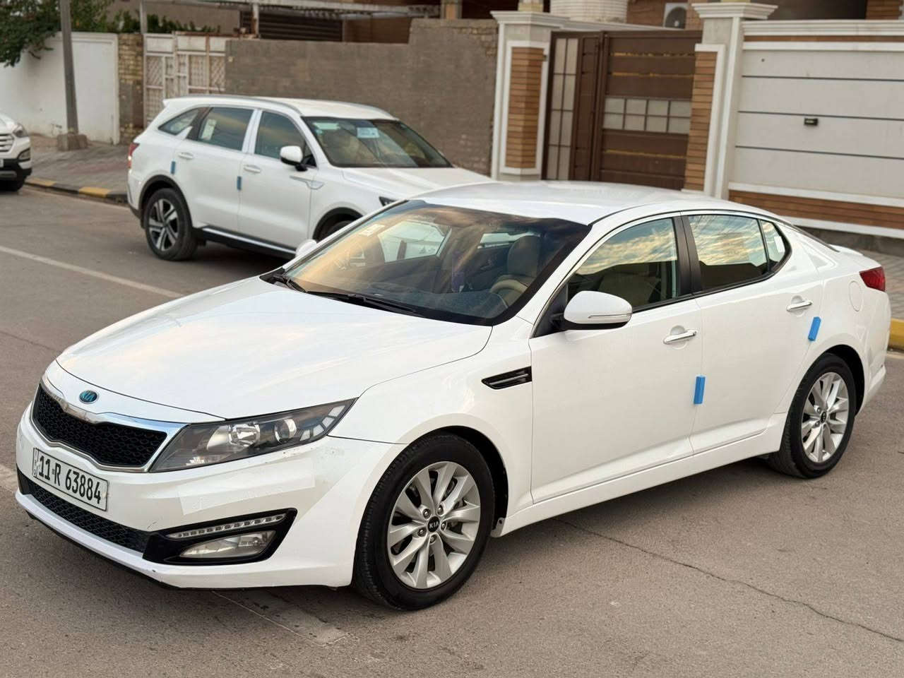 كيا أوبتيما خليجي 🇰🇼 | موديل 2013 | فول مواصفات (1/1)
✨ نظافة عالية – بحالة الوكالة ✨

🔹 قمارة حديد
🔹 مكفولة كفالة عامة
(من الضربة، الصبغ، التبديل، الفتح، والخياس)

🚗 السيارة بوضع الشركة – جديدة جداً
📍 الممشى: 196 ألف كم
📄 رقم بغداد دولي (مشروع وطني)
👤 باسمـي تحويل مباشر
🗓 السنوية لغاية 2030
⚙️ هزة جديدة

⸻

🔧 المواصفات:
 • محرك 2400 CC
 • دوش شرط، برغي ما مفتوح
 • بصمة تشغيل
 • بصمة أبواب شغالة
 • بصمة جنطة
 • حساسات
 • بلاجكتور
 • ويل كب أصلي
 • 5 يدات نيكل (داخل + خارج)
 • تبريد أمامي وخلفي ❄️
 • دبل كزوز
 • لِد أمامي وخلفي
 • لايت عدسة

⸻

✅ الحالة:
 • داخل وخارج نظيف جداً
 • مكينة، كير، كهربائيات جاهزة
 • تايرات جديدة
 • تبريد ثلج
 • حدادية شرط 100%
 • تراي زيرو

📍 مكان السيارة: الناصرية

📞 رقم الهاتف: ***********
رقـــم صـاحــب الـســيــارة

* السعر: 145 

متابعتنا على قناة التليجرام  :- 
‏https://t.me/CARSIRAQ10
