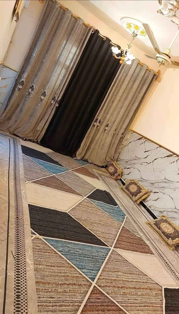 السلام عليكم بيت للبيع مساحه 200 متر بغداد بوب الشام بل فحامه يم المدارس قريب عل قوس البيت تجاوز اعكاده سعره 40 وبي مجال رقم الهاتف ***********
