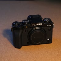 فوجي XT-5 • عدسة 16-80 مم • عدسة 35 مم f/1.4