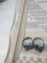 هتفونات لاندكروز مع برده خلفيه للبيع 07730301152الاتصال