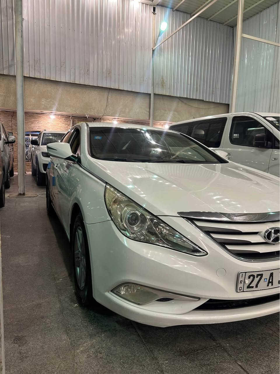 السلام عليكم هيونداي سوناتا ٢٠١٣ كفالة كفالة كفالة حتى من البارد هاي صورها اول ما خذيتها من المعرض وبعدها السيارة اجدد من الصور رقم ذي قار راعيها ولد صديقي من البصرة يريد تحويل وشرط تحويل هنا مشروع وطني السيارة فول مواصفات عدا البنرامة  السيارة اجدد من الجديدة مكينتها جديدة  2000 دوش مكاني بصرة ياسين خريبط 
رقم الهاتف ***********
سعرها ١٣٠ وبيها مجال حك الجية يعني قلليل وسيارة جديدة واسئل الله يرزق الي ياخذها البصرة, العراق
