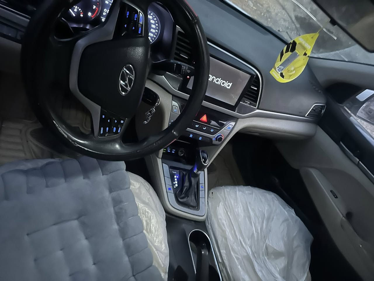 سلام عليكم النترا للبيع ٢٠١٨ خليجي فول مواصفات عده البصمه قطعتين تبريد ثلج رقم اربيل بسمي تحويل وكالة ثاني يوم مابيها نقص ادامه كامله مسوي الها حداديه جديده ماتصرف عليها ابد السونار مرفق بل منشور السعر ١٢٨ وبيها مجال للأستفسار: ***********
