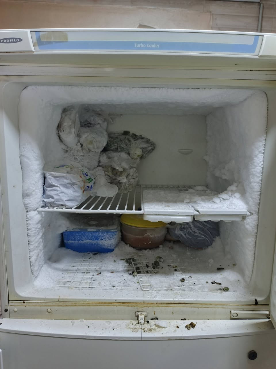 السلام عليكم ثلاجة بروفلو تركي ماطور جديد بالباكيت اتوماتيك جديد وثلج الفريز فول ثلج وخير من الله حجم ٢٤ قدم ارتفاع ١٨٥ سم عرض ٧٠ سم عمق ٧٠ سم للبيع مكاني بغداد سيدية رقم الهاتف ***********؛سعرها ٢٠٠ وبيها مجال انشاء الله وكل محتوياتها كاملة
