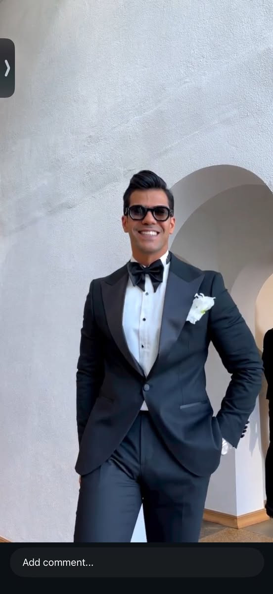شباب عندي هي البدله توكسيدو ماخذها من عقيل  فنتازيا ملبوسه مره وحده ماخذها ب400 وياها القميص والفيونكه 
اريدها ب150


**إذا كنت صاحب هذا الإعلان وتريد حذفه لأي سبب، رجاءا أرسل رسالة إلى الدعم الفني**