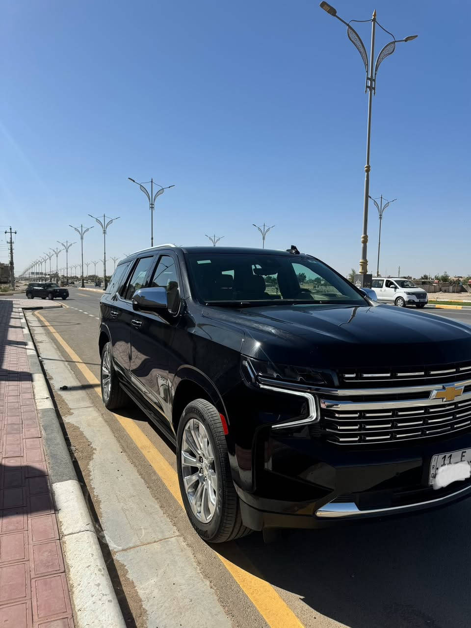 تاهو 2023 Premier
المواصفات الخارجية

 • سقف بانورامي
 • سقف أسود
 • مرايا جانبية كهربائية
 • صندوق كهربائي
 • صندوق بدون استخدام اليدين
 • كاميرا خلفية
 • كاميرا 360
 • كشافات ضباب
 • الضوء العالي التلقائي
 • المصابيح الأمامية LED
 • التشغيل عن بعد
 • جنط 4x4 دفع رباعي

الراحة والفخامة

 • تبريد المقاعد الأمامية
 • تدفئة المقاعد الأمامية
 • تبريد خلفي
 • تدفئة مقود القيادة
 • ذاكرة للمقاعد
 • تحكم أوتوماتيكي بدرجة الحرارة
 • مثبت سرعة
 • مثبت سرعة تكيفي
 • وضعيات قيادة
 • نظام تعليق هوائي

الشاشات والتقنيات

 • شاشة معلومات
 • Apple CarPlay
 • Android Auto
 • شاحن لاسلكي
 • نظام Bose الصوتي
 • عرض المعلومات على الزجاج الأمامي HUD
 • بصمة تشغيل
 • نظام بدء التشغيل الذكي

الأمان والسلامة

 • مراقبة النقطة العمياء
 • تحذير مغادرة المسار
 • تحذير الاصطدام الأمامي
 • نظام فرملة الطوارئ
 • رادار
 • مستشعرات وقوف
 • التحكم الإلكتروني بالثبات
 • مانع الانزلاق
 • التحكم على المنحدرات
 • 8 وسائد هوائية
 • مقعد تنبيه السلامة

المقاعد والمساحة

 • مقاعد الصف الثالث
 • مقاعد جلد فخمة
 • صندوق تبريد
السعر 55.000$ وبيه مجال 
 ***********
***********
***********
