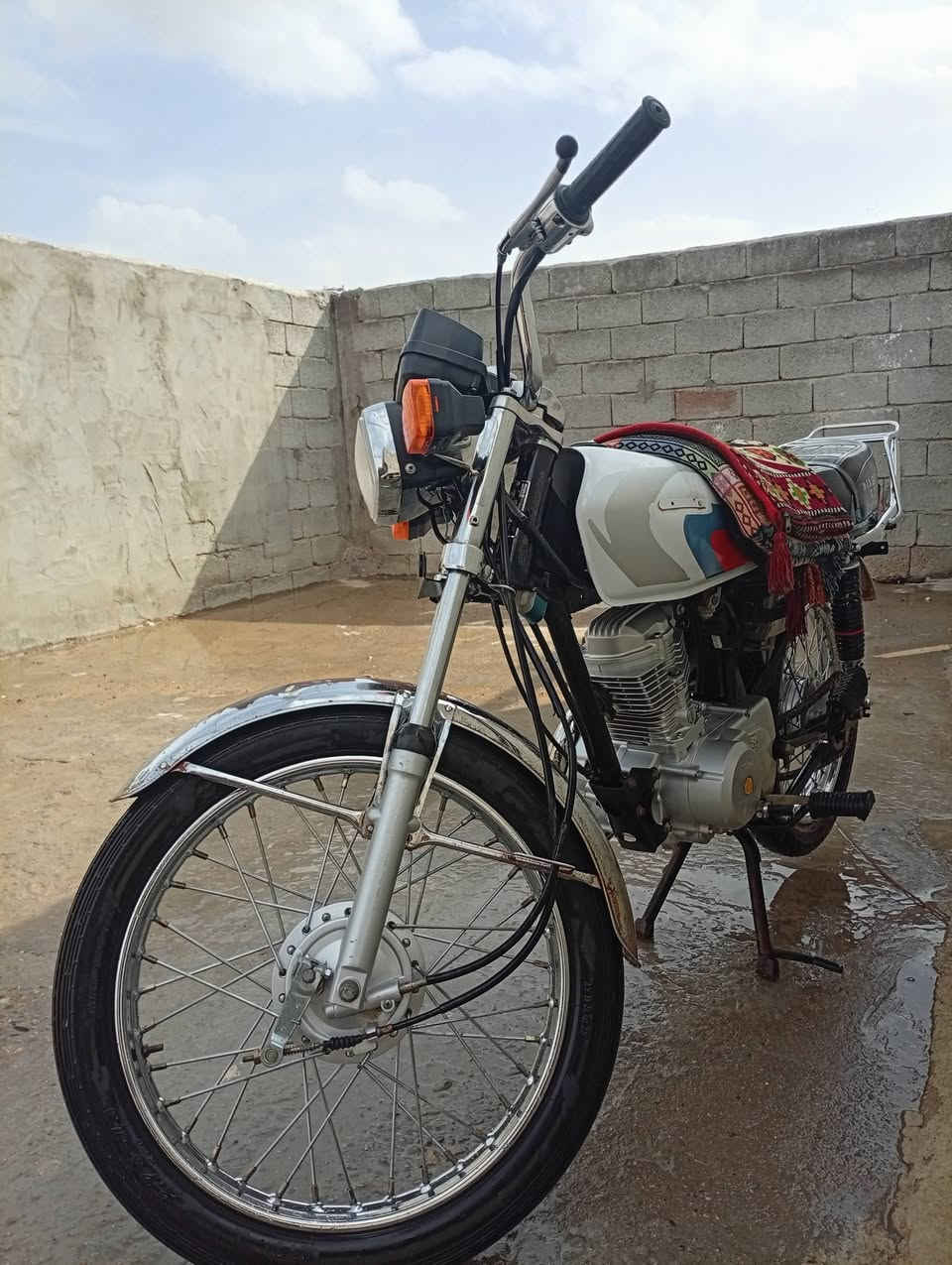 سلام عليكم اربعه كير 3 احرف 2025
اوارق مداور مباشر 
دراجه مكينته مكفوله ماملعوب بيها 
عوزه تانكي وصفاحيات 
دراجه نشطه تجي وتشوف كبال عينكك 
مكان كربلاء 
575 وبيه مجال مو شراي لايطبلي الرقم 
***********
