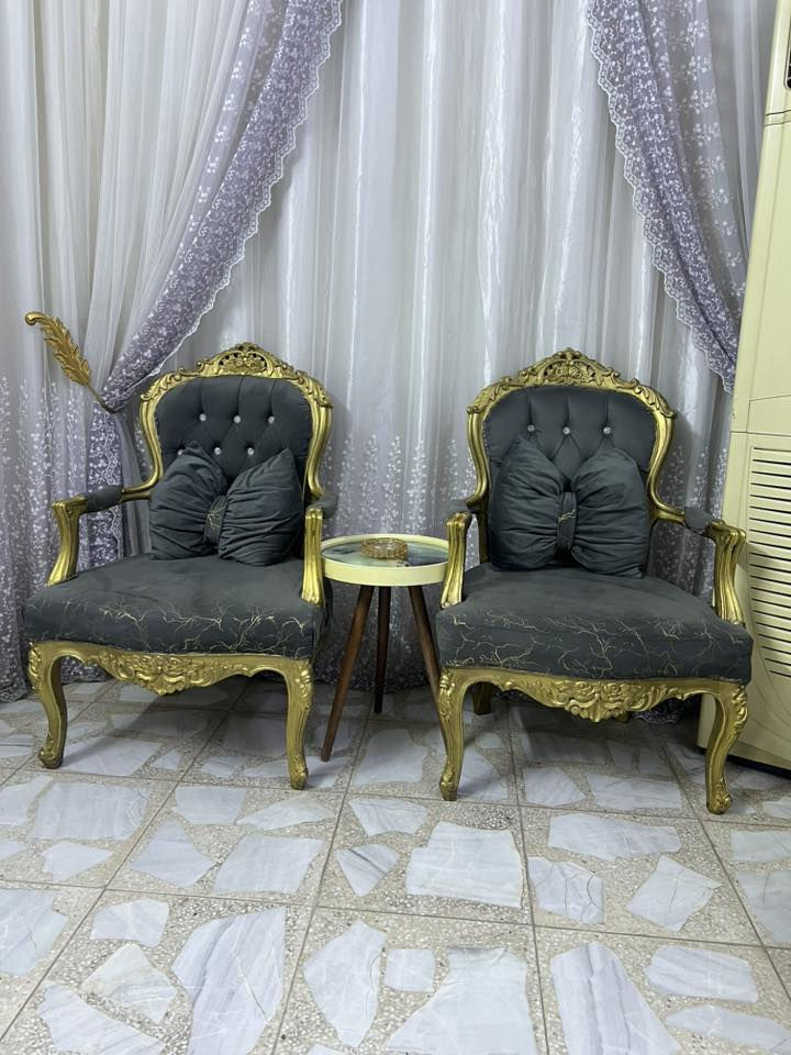 السلام عليكم تخم 10مقاعد سعر 275 نضيف مع كوشات العنوان بغداد البلديات للستفسار***********
