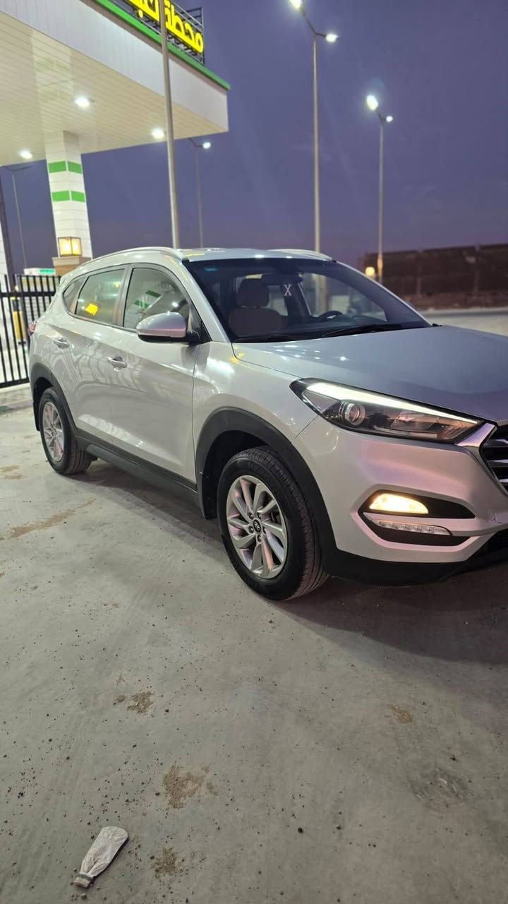 السلام عليكم
توسان 17 خليجيه  محرك 2000 دوش
 رقم مثنئ انكليزي  كير محرك تخم تاير حداديه كله شرط/ شاشه كامره خليفيه كامره اماميه تبريد قطعتين
مري شفط لد نهاري تبريد ثلج دواخل بيجي سياره بيها رش صبغ السعر المطلوب 145 مكان السياره سماوه السوير للاستفسار ***********
