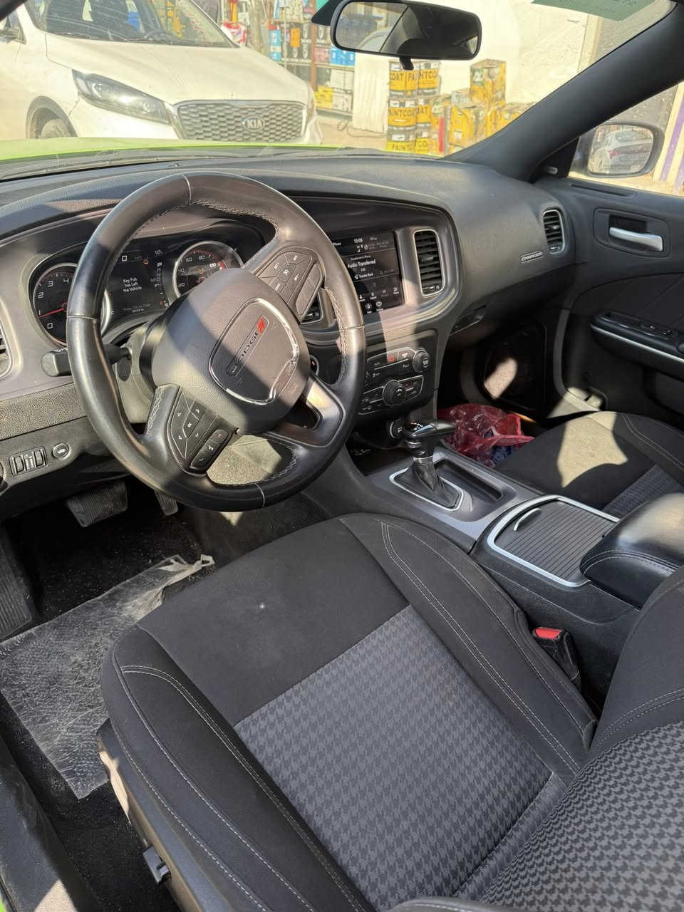 السلام عليكم من رخصت الادمن جارجر 23 داخله كلين بيه شبر صبغ بجاملغ الخلفي بتحمل فقط الباقي مكفول كله جديد السياره اربيل بسمي تحويل بشرط ماشيه 23 مكفوله من كلشي شخط ما بيها مكاني بغداد السياره نص فول سعره 285 وبيها مجال ***********
