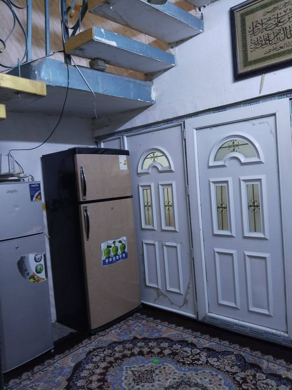 السلام عليكم بيت مساحه 150 طابقين يحتوي على أربع غرف نوم وصاله و مطبخ وكليدور 2  المكان حي الزهراء طابو زراعي سند 25 خدمات كاملة مجاري كهرباء رقم الهاتف ***********
