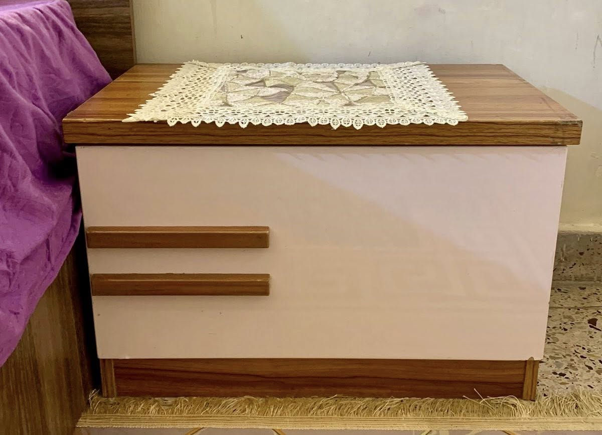 السلام عليكم غرفة نوم 7قطع وتخم 5قطع للبيع الغرفه سعرها 350والتخم 150 المكان بغداد السيديه شارع الضباط  هـ***********
