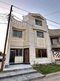 دار  للبيع او المراس في منطقه السيديه مساحه ٥٠ متر ركن واجه ٧ وربع مرب...