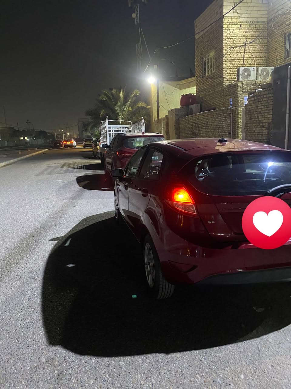 سلام عليكم سياره فورد فيستا 
صالون سياره بيه جالغ 
وباب 
سعر سياره 50بيه مجال 
رقم *********** بس وتساب
مديل 17
