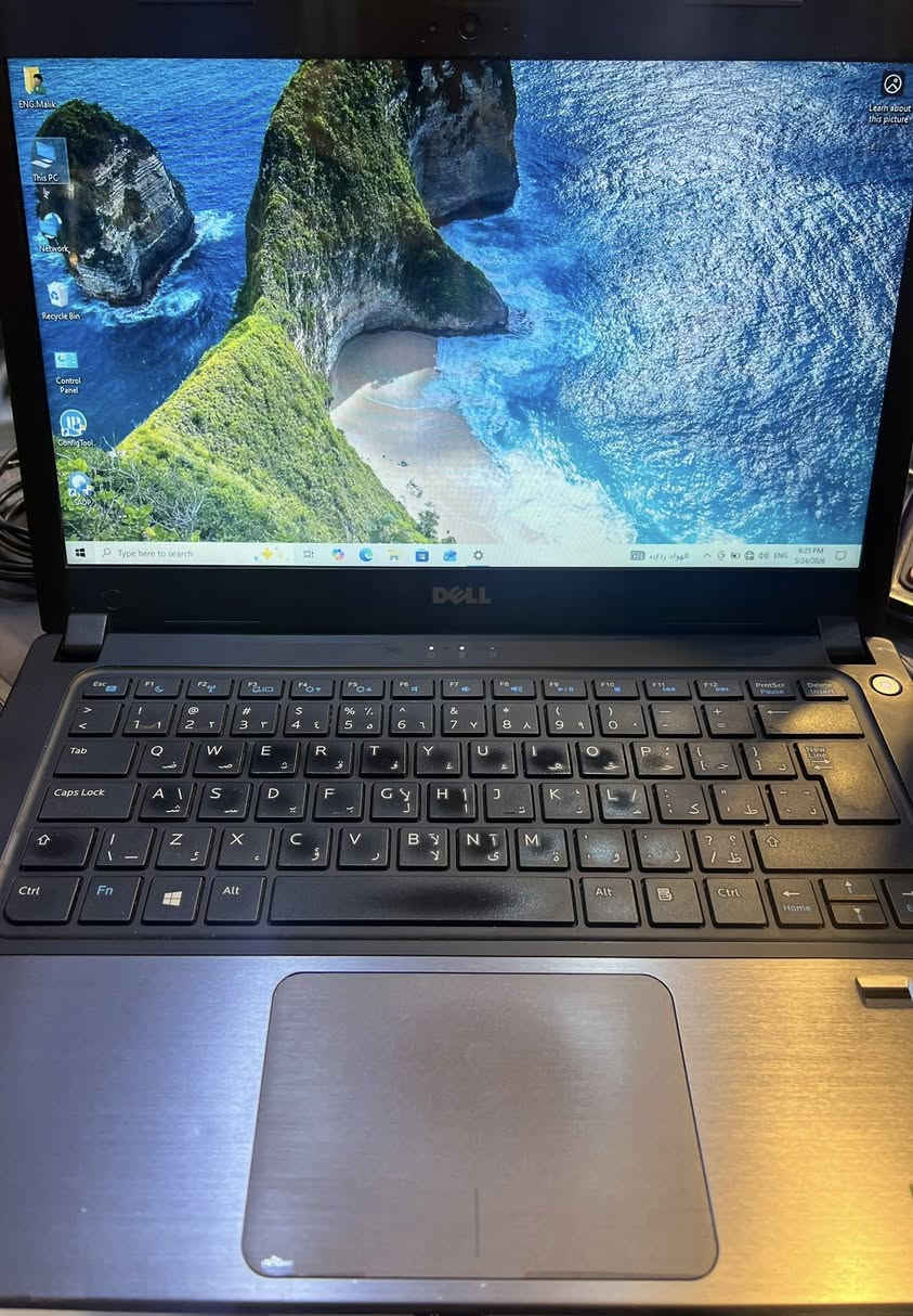 الجهاز

* الموديل: Dell Vostro 5470

المواصفات الأساسية

* المعالج:
    Intel Core i7-4510U
    ثنائي النواة من الجيل الرابع
    السرعة الأساسية 2.0GHz وتصل تقريبًا إلى 3.1GHz مع Turbo Boost
* الرام:
    8GB DDR3
* كرت الشاشة:
    * منفصل:
        NVIDIA GeForce GT 740M
        بحجم 2GB
    * مدمج:
        Intel HD Graphics Family
* التخزين:
    * SSD سعة 128GB تقريبًا
        (المتاح الظاهر 119GB بسبب تقسيم النظام)
* نوع النظام:
    * 64-bit
    * معالج x64


**إذا كنت صاحب هذا الإعلان وتريد حذفه لأي سبب، رجاءا أرسل رسالة إلى الدعم الفني**