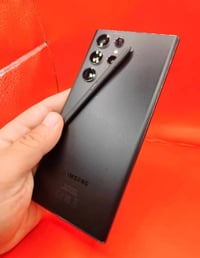 جهاز s22 الترأ نضيف جدأ  ذاكرته 256 عشوائية 12 المعالج Snapdragon 8 Ge...