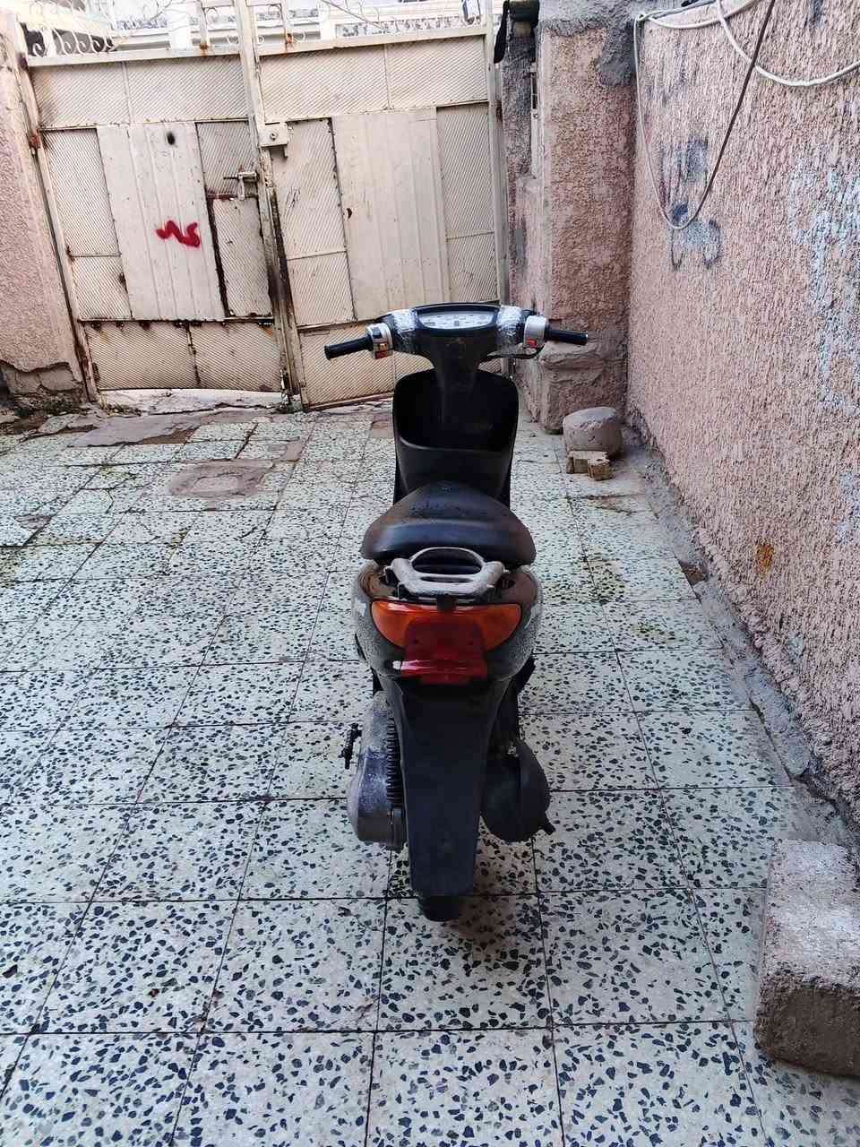 سلام عليكم درجه عصفوري البيع درجه بلاديه نضيفه مكينه بلاديه درجه شغال سلف هندر كهربايات كلهه شغال كيلو متر شغال قفل ستيرن كيج بانزين كل كامل دراجه حلوه وما متعوبه مكاني بغداد العبيدي سعر 250وبيهه مجال ***********رقمي
