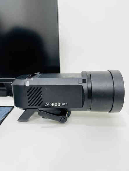 اضاءة  وياها التريكر للبيع 
مكاني البصرة كسر كارتون بعدها  مستخدمها جلسة وحده فقط كامل ملحقاتها وكارتون موجود استفسار 
***********
