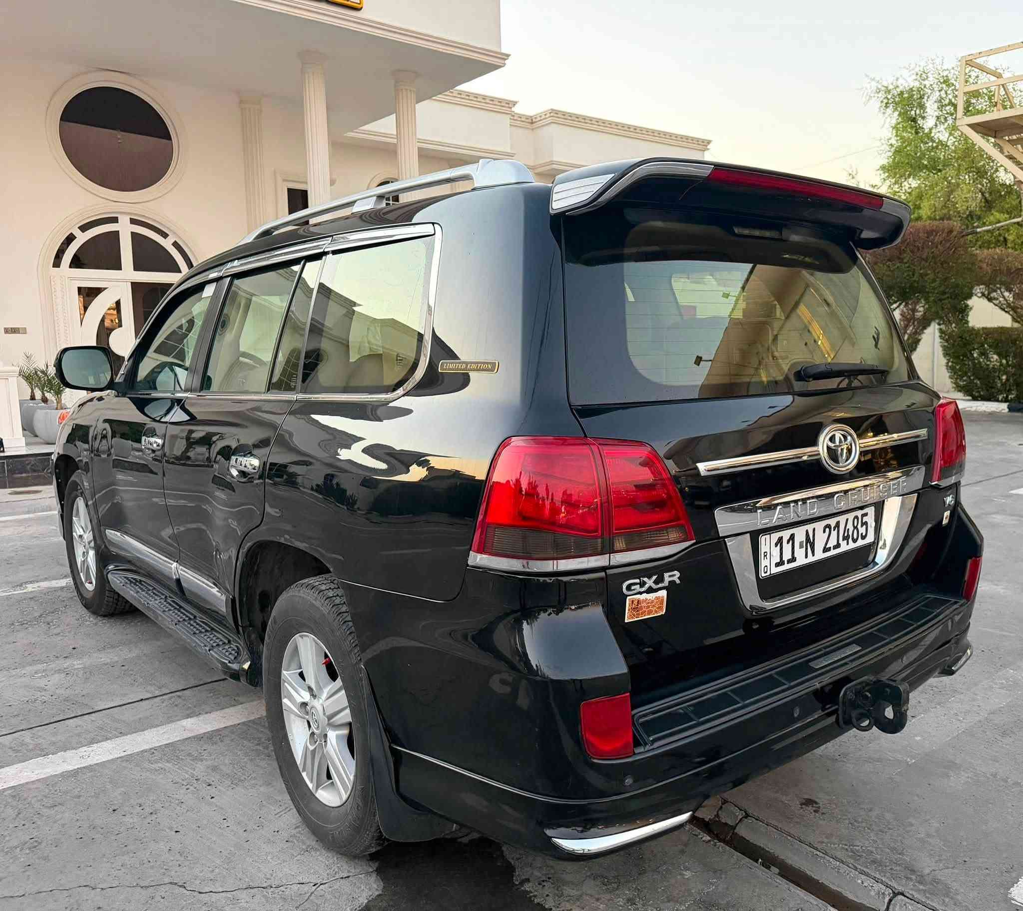 للبيع لاندكروز 2014 G X R 
بيها صبغ حافة جاملغ الامامي وجاملغ خلفي صبغ ع كد شبر  حافة بنيد بارد فقط وسونار موجود عليها تغليف ppf

فول مواصفات 7 راكب 
سته سلندر 
تشغيل عن بعد 
مري شفط عند القفل 
كشن السائق كهربائي 
تبريد ممتاز 
سبعة راكب 
كشن جلد 
تحكمات ستيرن 
كامره خلفية 
لايتات شمسيه متحركه 

ماشيه 136 الف فقط 

رقم بغداد

السياره احله من الصور 

السعر 355 وبيها مجال بسيط بغداد زيونه او لمشتل ***********
