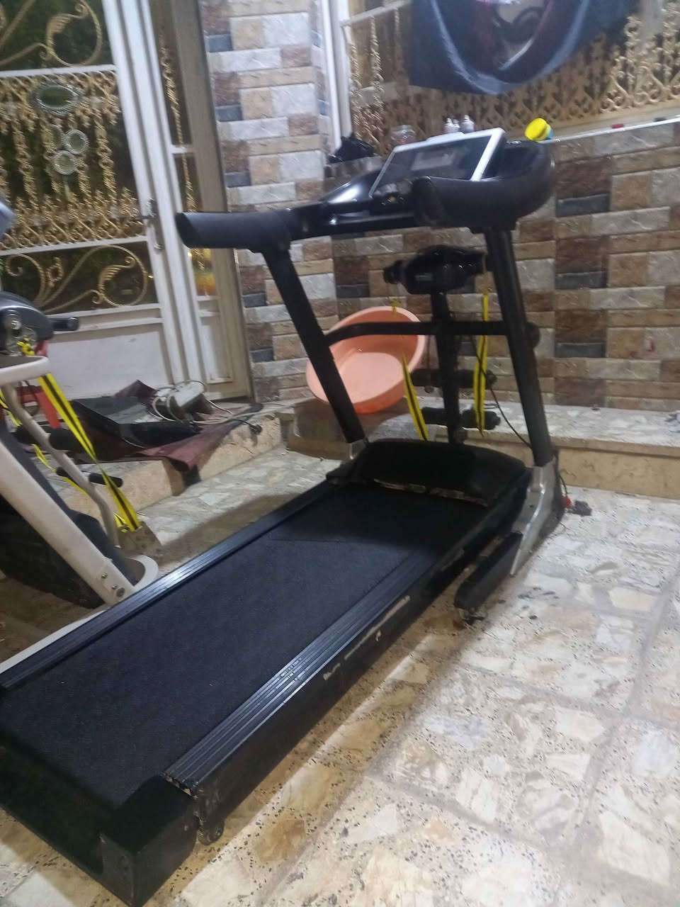 جهاز جري استخدام منزلي نضيف جدا وزن يتحمل ٢٠٠كيلو جهاز ضخم جدا يصلح إلى القاعه ونوادي وجمات وزن مفتوح بي حزام تكسير شحوم تدليك جسم كامل موصفات مبي ثري سماعات بلوتوث نبظات القلب سعة الحرار تمرين مال معده مال شناو العنوان بغداد بغداد, العراق


**إذا كنت صاحب هذا الإعلان وتريد حذفه لأي سبب، رجاءا أرسل رسالة إلى الدعم الفني**