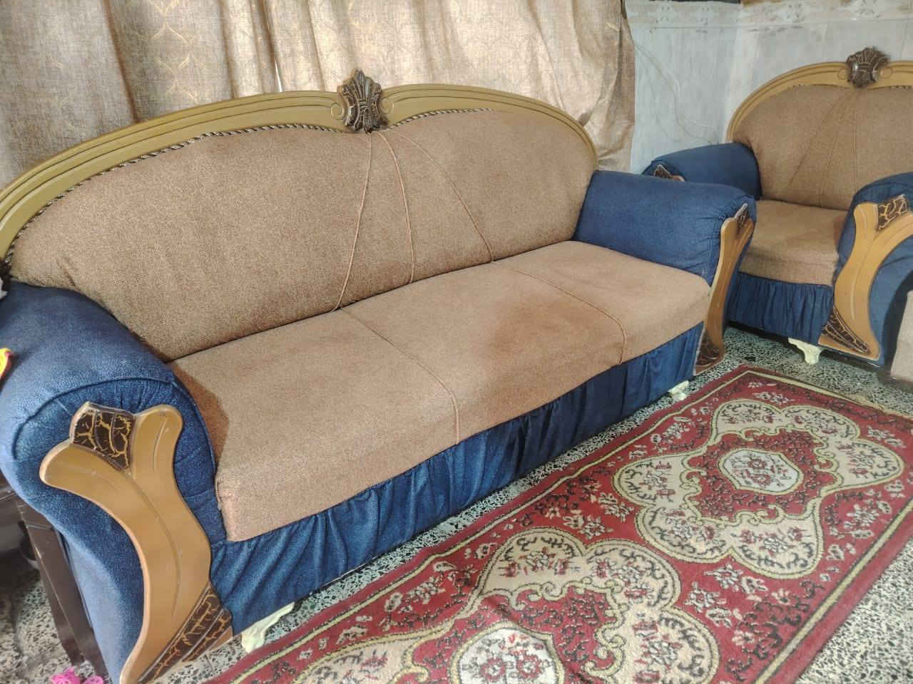 تخم للبيع ب ٣٠٠ ألف وبي مجال ***********
