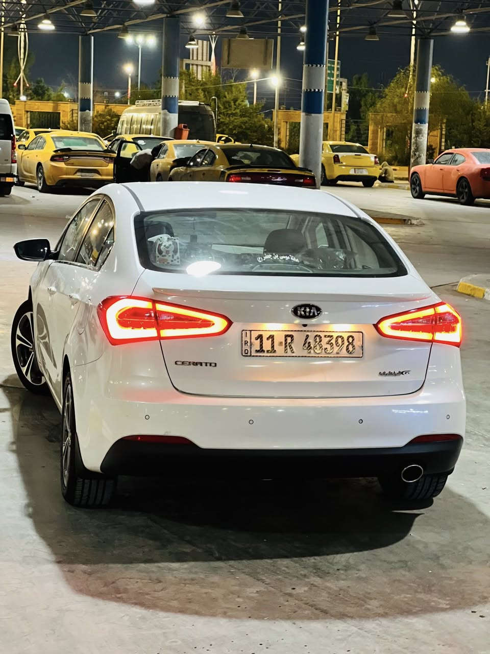 سيراتو ٢٠١٥ كفاله عامه من الضربه ولصبغ وتبديل ولبارد ولشخط ورصعه وكلشي على ايدي السياره استخدام شخصي ماشيه ٩٠ فول مواصفات على البصمه ثلاث انضمه قياده حساس امامي خلفي شاشه كامره  ويل كب  مري شفط. منضومه زنون جديده. حداديه. توني. مبدله. حت الدبلات. طخم تاير. جديد دلوب الأصلي السياره ماييه. كل نقص مكاني ناصريه السعر خاص   مكينه. ١٦٠٠ دوش 
***********
