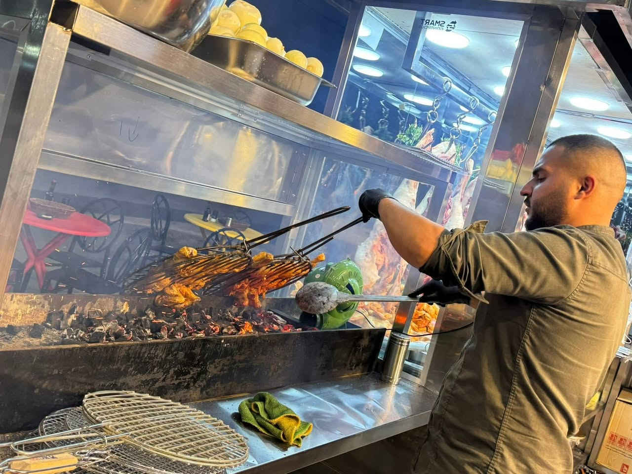 🔥 افتتاح مطعم مشويات حسن الزين 🔥
اليوم نعلنها وبكل فخر 🤍
مشويات حسن الزين يفتح أبوابه لاستقبالكم
طعم أصيل 🔥 لحم طري 🥩 ودجاج على الحطب 🍗
ونكهة ما تننسى… لأن نارنا غير 👌
📍 بغداد – الدورة – أبو دشير – قرب الفلكة
📞 للتوصيل: ***********
تشرفونا بحضوركم، ووجودكم هو النجاح الحقيقي إلنا ❤️
