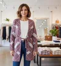 جاكيت خامة صوف تريكو القياس فري سايز يبلس لحد وزن ٩٠ ك السعر ٦الاف فقط...