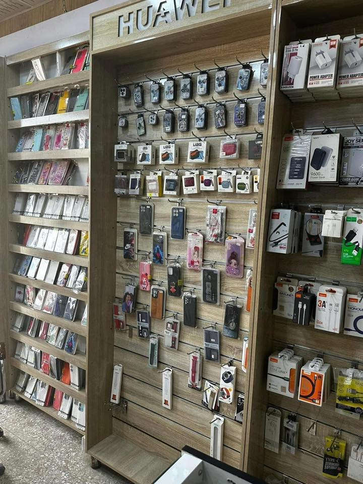 السلام عليكم بضاعه محل للبيع ( الفاترينات نباعن )
كفرات على لزكات على كيبلات على سماعات بلوتوث على لزكات شاشة ايبادات على هيج امور

عندي جرد بلبضاعه مواد وعدد والسعر 

للبيع شلعة وحده 
والي يحب يجي يشوف الغراض موجودات بلبلديات

رقمي  
*********** اتصال وواتساب
