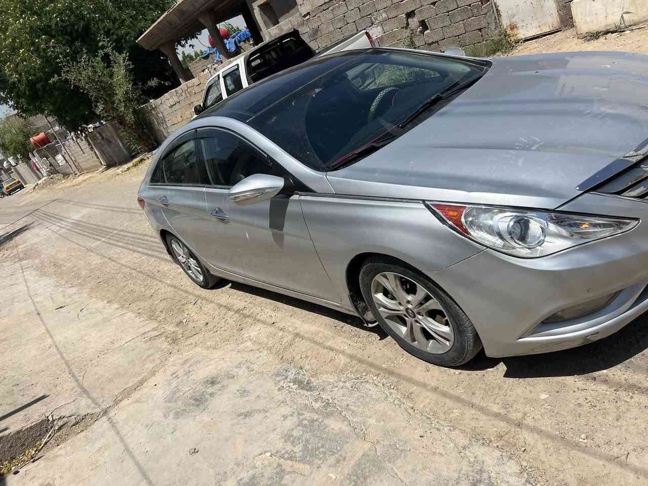 سوناتا أمريكي فول مواصفات 2012 بيها تبديل بندي وجاملوغ ايسر بلادي سياره خير من الله مكينه ٢٤٠٠GDi عارضها ب١٠٧$  وبيها مجال مكاني ديالى بعقوبه ***********

