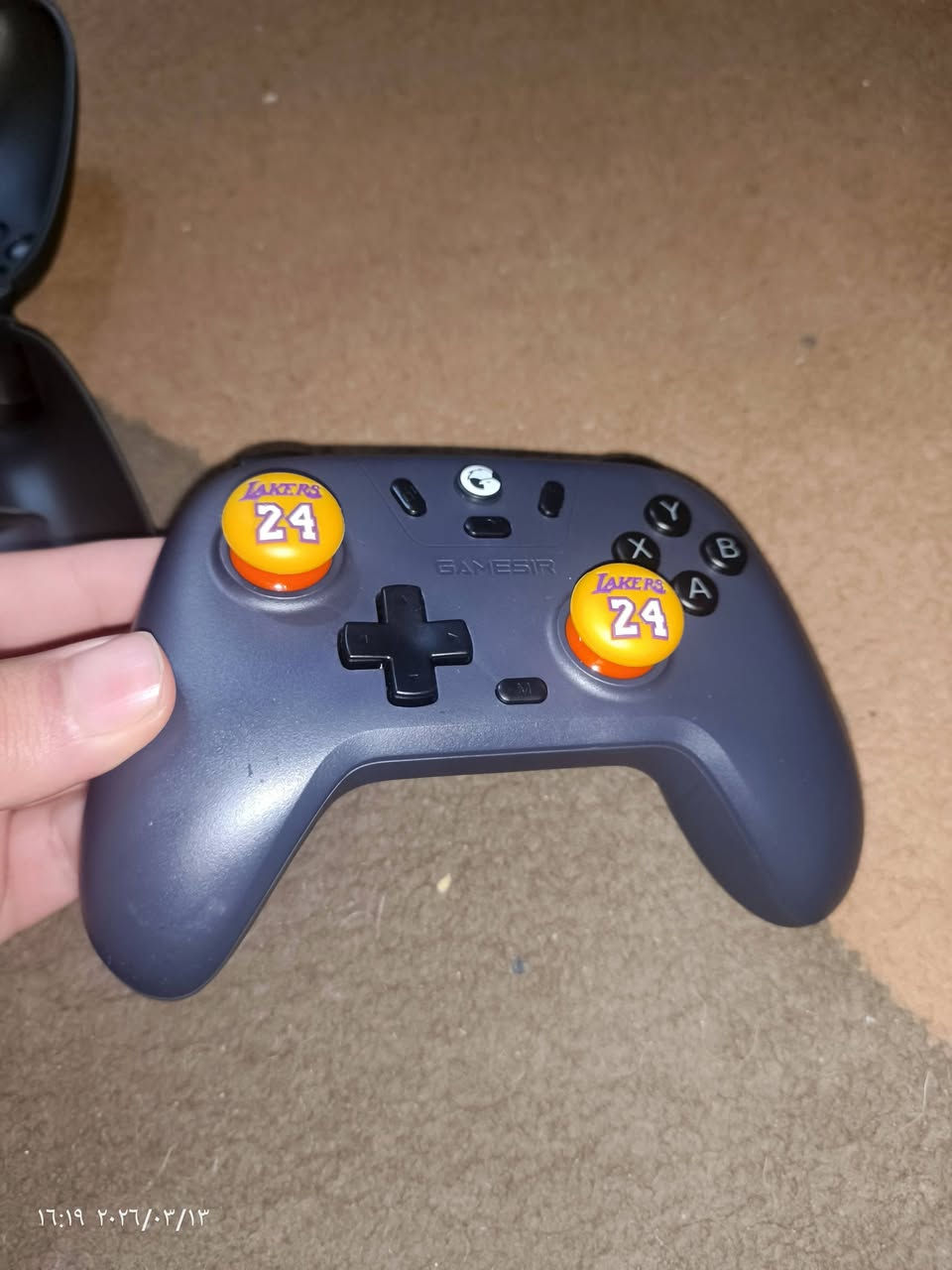 كيم سير نوفا لايت احترافية
تربط على الpc والسويتج والاندرويد بطريقتين بلوتوث +الدنغل(المنفذ) سعر مناسب وهي مستعمله قليل بالكارتون بعدها واليشتريها اله توصيل مجاني من عندي وين ماكان بكركوك


**إذا كنت صاحب هذا الإعلان وتريد حذفه لأي سبب، رجاءا أرسل رسالة إلى الدعم الفني**