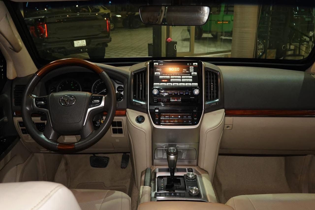 مصفحة (B6+) 
نوع المركبة / لاند كروزر EXR
موديل / 2018
حجم المحرك ونوع الوقود /  V8 5.7 بانزين
الممشى / 38.000km
عنوانها / سليمانيه
للمزيد من العلومات اتصل / ***********
***********
