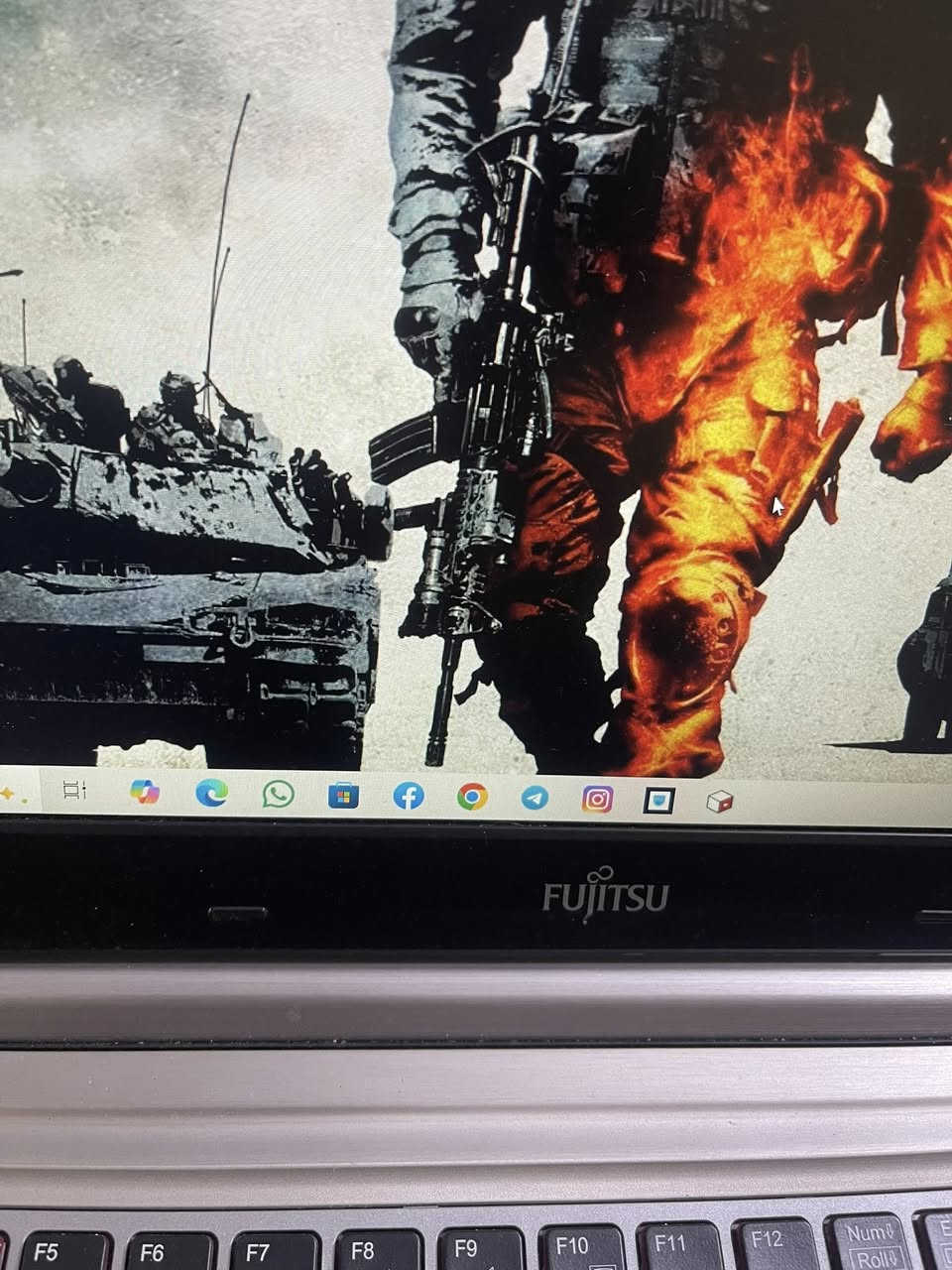 الاكسسوارات مو من ضمن السعر عندي هار خارجي ssD500كيكا بي مجموعه العاب قويه وجوستك عدد 3 وفيشه تحويله من الابتوب الى شاشه اج دي
حجم 16
كور 7 وكارت شاشه خارجي 2 كيكا نيفيديا ورام 8
  حجم 16 توصيل 8
لابتوب فوجستو الياباني
H730
كور اي سفن نوع mq الجيل الرابع 
رام 8 كيكا
هارد 256  اس اس دي
كارت شاشه يفتح، 10 كيكا
كارت الشاشه خارجي 2 كيكا
كارت شاشة 8 كيكا انتل داخلي
شاشة حجم 16
تحتوي على جميع المنافذ
 
AUX
USB
SIM CARD
CARD READER
السعر 300 الف 
مع الملحقات 380وهوه بس سعر الهار ب80من غير الالعاب 
***********
بغداد الزعفرانيه
