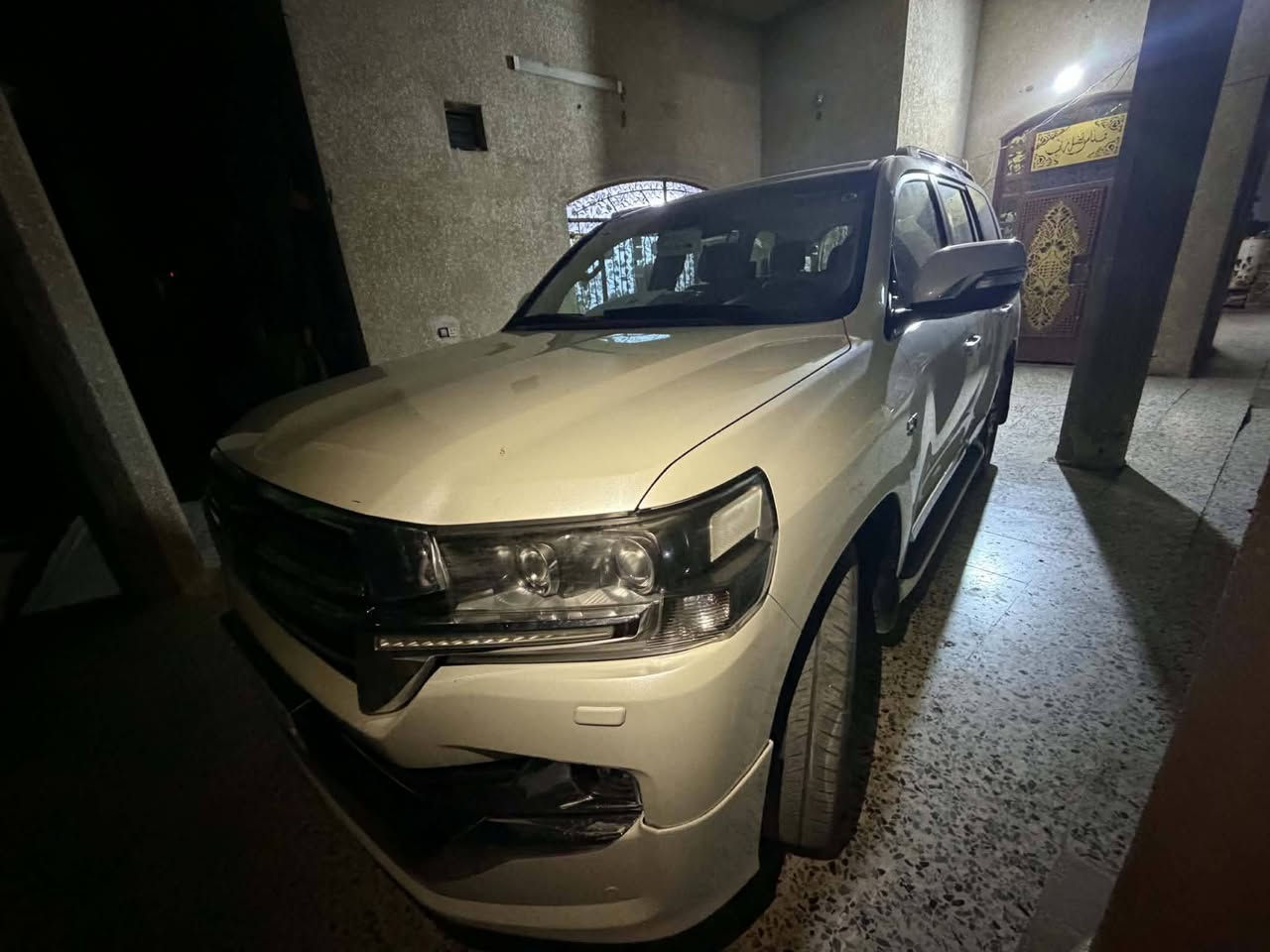 جكساره موديل 2017 
 محرك 8 اصل 5700. 
 Vxs اعلى فئه 
 جكات. فول لاخير 
 مكان سياره بغداد ابوغريب 
 معروضه ب43 بيها مجال
. السونار اسفل المنشور 

 *********** 
***********
