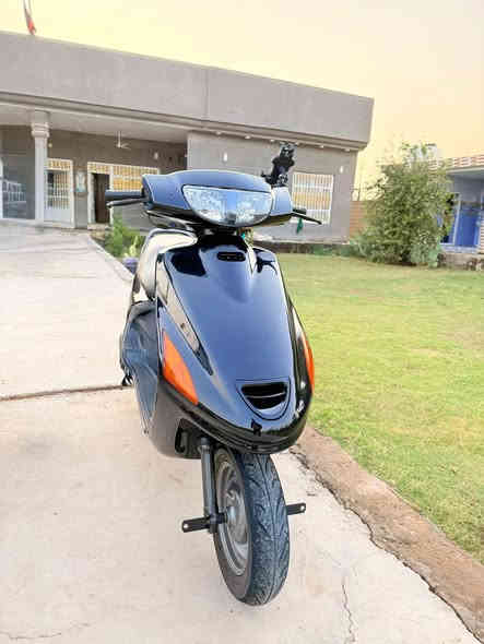 السلام علیکم
فراشة حاوية فول نضافة شلعة معدل نعومة دراجة ختم واحد مابیه نقص برغي تجي تفحص مکاني دغاره رایده 575 وبيه مجال بسيط  ***********
