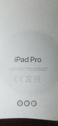 آيباد ١١ برو • ١٢٨ • بطارية ٨٩٪