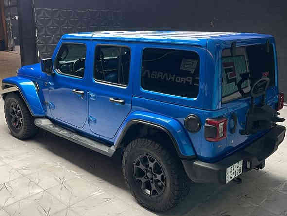 جيب لانكلر بيع ومراوس
تحويل شرط
صور الحادث بالمنشور 
معدل عليهه هواي ومصروف عليها هواي سياره تخبل
لون مميز بحري 
السعر 280 
العنوان بغداد بوابة الكاظميه 
***********
