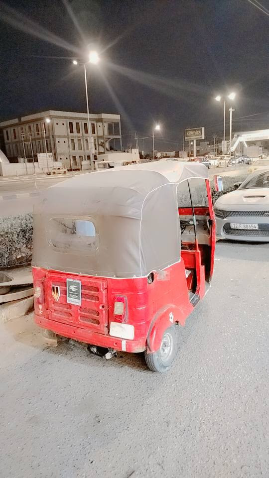 تكتك باجاج 2016 نظيفة مصبوغة صبغ عام لجمالية السعر.*********** عمارة, ميسان
