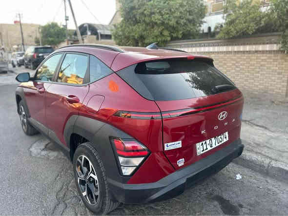 🔹 اللون: احمر دم غزال 
🔹 الموديل: 2025/ وارد  رقم بغداد بسمي 
🔹 المسافة المقطوعة:9000كيلو يعني بعده زيرو 
🔹 المحرك: 2000cc – اقتصادي وعملي
🔹 الحالة: السيارة بحالة الوكالة (جداً نظيفة)

✅ المواصفات:

 • رادار أمامي + جانبي + خلفي
 • تحديد مسار + مانع تصادم
 • دخول ذكي + بصمة تشغيل + بصمة أبواب
 • شاشة متصلة حجم 12.3 إنج مع نظام Apple CarPlay
 • كاميرا دوارة + شاشة عدادات متغيرة + شاشة أعطال
 • أوتو هولد + أوتو ستوب + سايد بريك بصمة
 • نظام نزول منحدرات + أوضاع قيادة متعددة
 • إنارة LED نهاري وخلفي + لايت زينون
 • داخل اسود ملكي 
 • منافذ شحن Type-C
 • الحادث بسيط (بنيد مقدمه نصبغ  +جاملغ بارد بسيط ، بدون دواخل ✅ (موضح بالصور).

💰 السعر:ب 182💵
📍 المكان: بغداد لاعظميه او صليخ 

📞 للاستفسار: [***********]سعر ب182بيه مجال بسيط 
ابو يحيى ™️ بغداد
