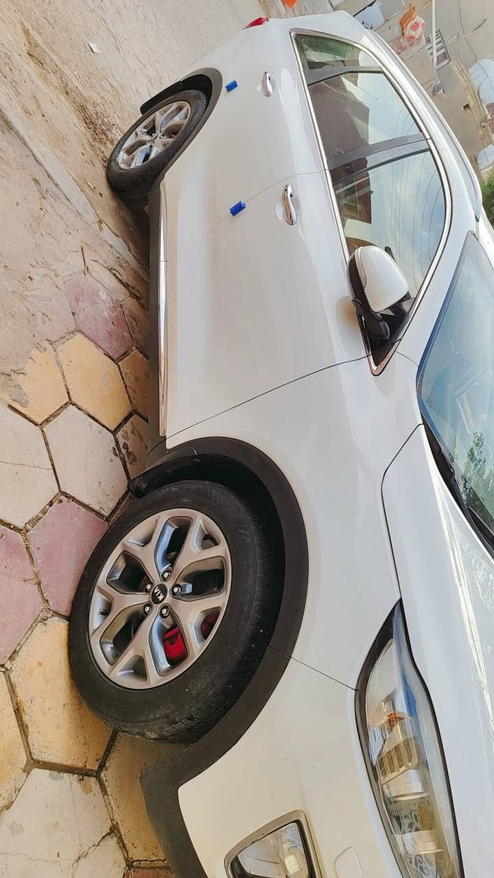 السلام عليكم
سورنتو خليجي ٢٠١٦.  فول موصفات 
مكفوله كفاله عامه من البارد والرصعه والشخط
سياره ماشيه ٧٩ حقيقي َ

رقم الهاتف ***********
مواصفات السيارة معروفه
