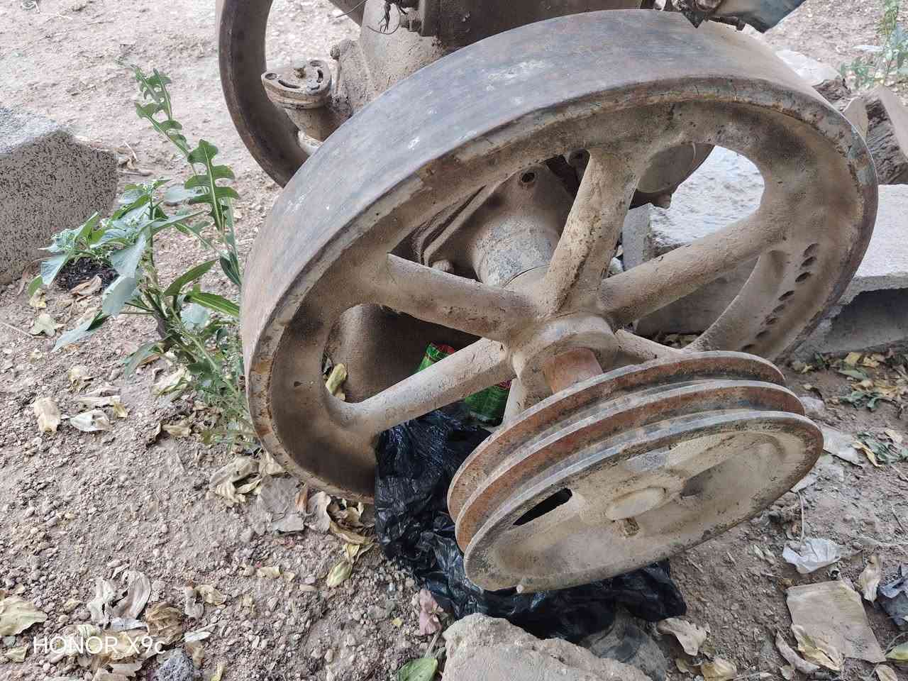 السلام عليكم مولد لبيع محرك ٦حصان راس توليد ٧ونص كيفي السعره ٦٠٠ بيه مجال تفاصيل ***********
