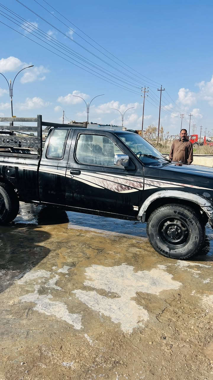 السلام عليكم

اسمي نيسان ويدلعوني بالعبده وقصتي هي صاحبي بعد ما استغلني واخذ البريد مني قرر يستغني عني الخاطر وحدة ثانية مع العلم اني من مواليد 2000رقمي ديالى  محركي بعده جديد وحجمه 2400 وگير اوتماتيك عمري ما تمرضت واخذوني للطبيب 

اخذني صاحبي على اساس نعيش سوه بس البشر مابي امان

لساتني محافظة ع شبابي وجمالي وداخلي رائع

طلبي الاكي انسان يصون العشرة ويحترمني ويقدرني

واكضي عمري معاه

اللي يريد يتواصل مع خاين العشرة والمعروف صاحبي

***********اسيا

*********** اثير
