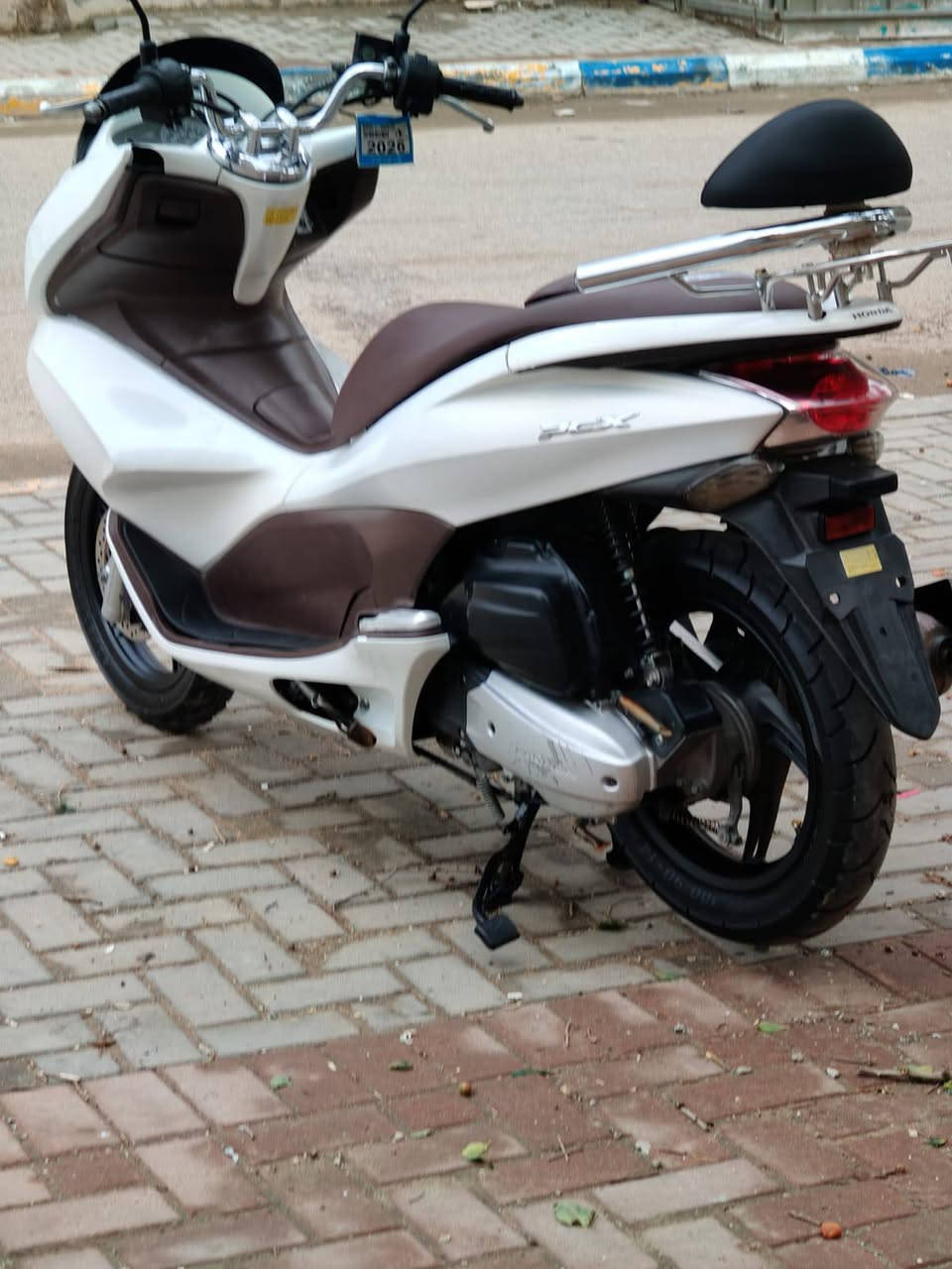 سلام عليكم....
دراجه للبيع بي سي اكس الجيل الاول  
 
دراجه شلعه معدل كهربائيات كلهه شغاله دراجه جديده   بلادية أي نقص مابيهة دهن جديد 
جيب فيتر وتعال افحص
العنوان بغداد مدينه الصدر مطعم ليمنونه الاستفسار الاتصال على الرقم 📞***********
