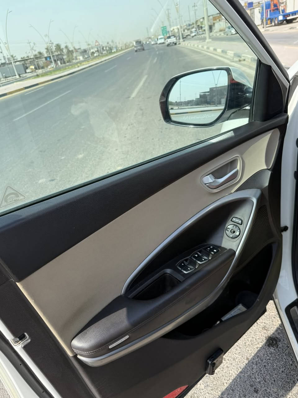 سلام عليكم
سنتافي 2015 ماشية 140 الف كيلو 
خليجي مكفوله من الضربه والصبغ 
والكير والمكينه كفاله سياره عليها اقساط على راعيها حاليا ما تتحول بس وكاله رقم بصره للاستفسار ***********
سعرها مناسب جدا 
بصمه 
شاشه زغيره 
كامره خلفيه وحساسات 
مري شفط 
مكينه 6 سلندر 3.3 دوش
لايت زنون عالي ناصي بلوجكتر 
ما ناقصها اي شي   
تخم تاير باتري جديد 
السياره استخدام شخصي بعدها جديده 
اتصلاو واتس اب 
***********
