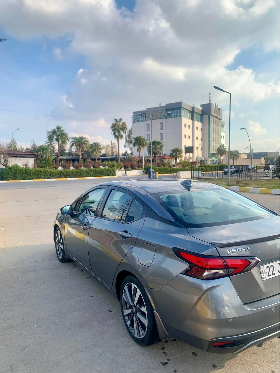 Nissan versa SR 2020
‎مواسفات SR
رەقەم شانسی ( 3N1CN8FV1LL812580 ) 
گێر و مەکینەی بەشەرت
‎جاملغی لەی سەکن گۆراوە بێ داخلی 
‎پێش و پشت کەپس بێ ئێرباگ
‎سیارەکە بەخە یانی حیزام سبوخ 
‎رادار و حساس و خەتی جادە و کامێرە شاشە گەورە و 
‎گێچ ئەلیکتڕۆنی
ویل کپ 17
‎رەقەم هەولێر 
نرخی 115$ وەرەقە مەجەلی کەم 
بۆ زانیاری زیاتر پەیوەندی بکەن..
بەم ژمارەی خوارەوە 
👇🏻👇🏻👇🏻👇🏻
( *********** ) أربيل, العراق
