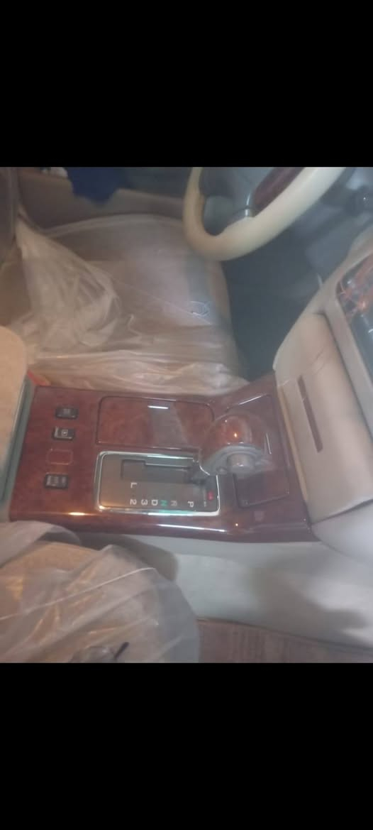 جنون ملكه 2003
كرستال
وياله  جدد
تايرات جدد 
حاويه السياره 
3 دكم
دواخل بيجي 
اسبير جديد
محرك ديفور 
الدواخل متعوب عليه +مرتبه
لايت زنون لناصي
حداديه خير من الله
رقم الهاتف‏/‪***********‬‏  
مكلف بالنشر
