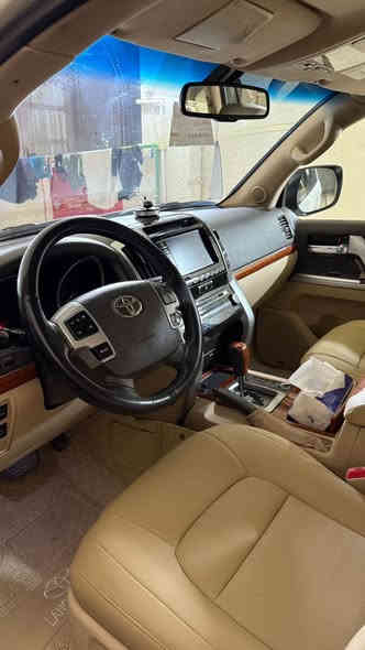 السلام عليكم للبيع لاندكروز 2013 VXR رقم أربيل ماشي 162 الف حقيقي مكينة 5700 … 8 سلندر فول مواصفات 

سيارة مكفولة كفالة عامة من الصبغ و الفتح و التبديل عدا بارد مكانين  سيارة مكفولة حتى دعاميات كفالة سيارة بيها سونار فحص راسلني ادزلكياه

 مواصفات السيارة بصمة فتحة كشنات جلد و كهرباء و كشن الصدر كهرباء و كشن سايق خزن ميموري و استيرن كهرباء و جكات و الصندوق خلفي كهرباء و سماعات JBL مري شفط و مري قلاب و تشغيل عن بعد و 5 كامرات و رادار امامي وباقي المواصفات المعروفة سيارة فول مواصفات 
السعر 410

مكان السيارة ميسان العماره 
رقم الهاتف***********
