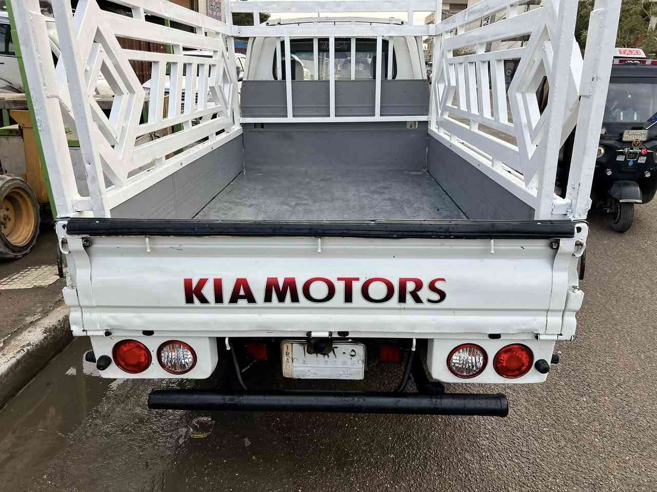 السلام عليكم للبيع كيا. 2015. رقم ديالى الماني مشروع وطني محرك 2700. جديد. مكفوله من ضربه وكص.  محجر غلاف دوشمه تبريد شغال.  تخم تاير كير اكسن شواصي كفاله. سياره جاهزه.  مكاني بغداد.    السعر. 110. ورقه.    اتصل. وتدلل. 
هـ.  ‭0770 267 5451‬.    🫡.
