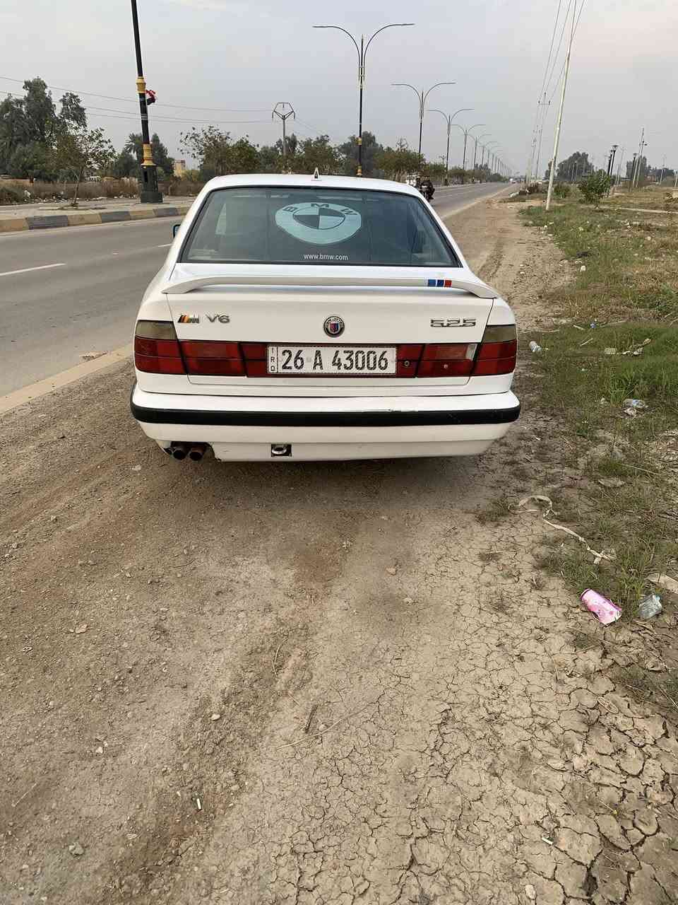 للبيع بدون مراوس 

بي ام موديل 1991 

رقمها انكليزي جديد هزه بعدها مساقطه 

مكينه جديده مسكر عدل 

كير جديد رياضي 7نمر ويا البك 

صدر امامي خلفي جديد 

كهربائيات كلها شغاله 

ايرباك ستيرن 

سوار لايتات 

السياره جاهزه مبيها نقص 

السعر 51وبيها مجال 

***********
